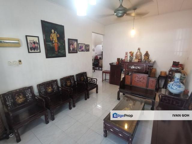 House for sale in Malaka