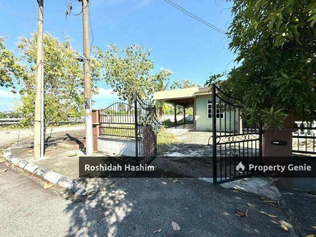 Bungalow for sale in Wellesley, Penang