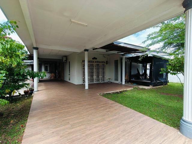 Bungalow for sale in Wellesley, Penang