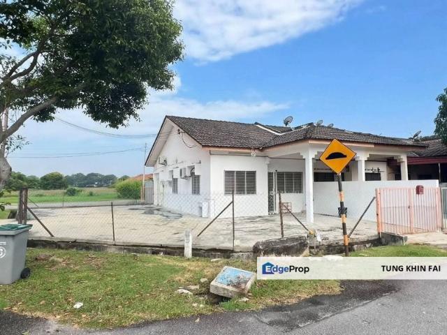 House for sale in Malaka