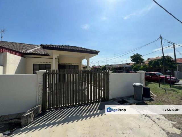 House for sale in Malaka