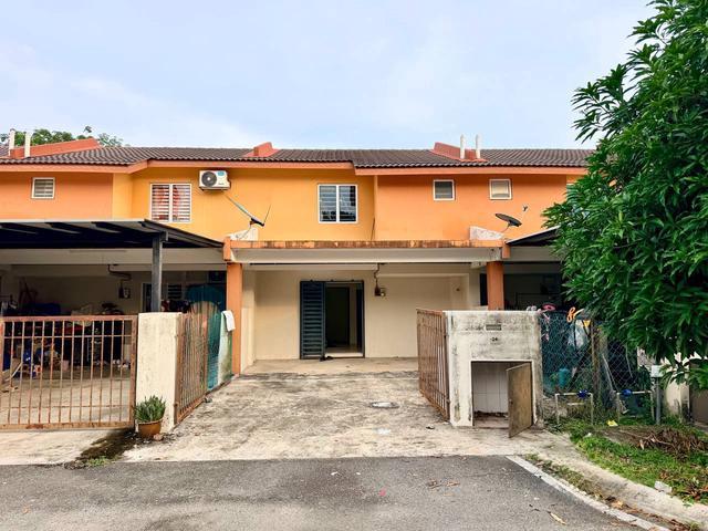 Terraced House for sale in Tanjong Sepat, Selangor