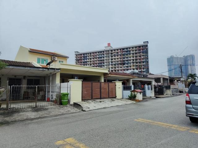Terraced House for sale in Salak Selatan, Kuala Lumpur