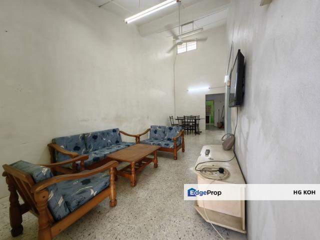House for rent in Malaka