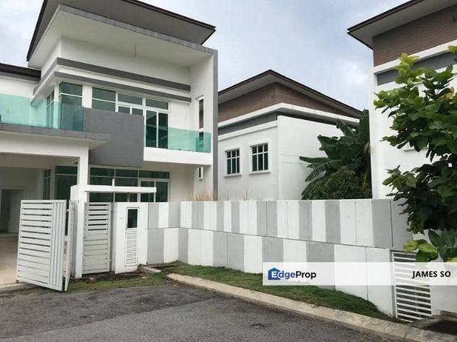 House for sale in Malaka