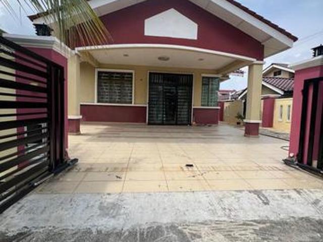 Residential House for sale in Kluang, Johor
