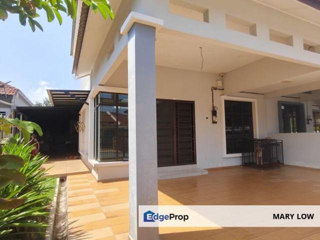 House for sale in Malaka