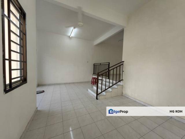 House for sale in Malaka