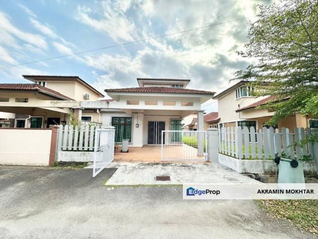 House for sale in Malaka