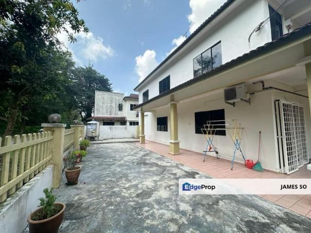 House for sale in Malaka
