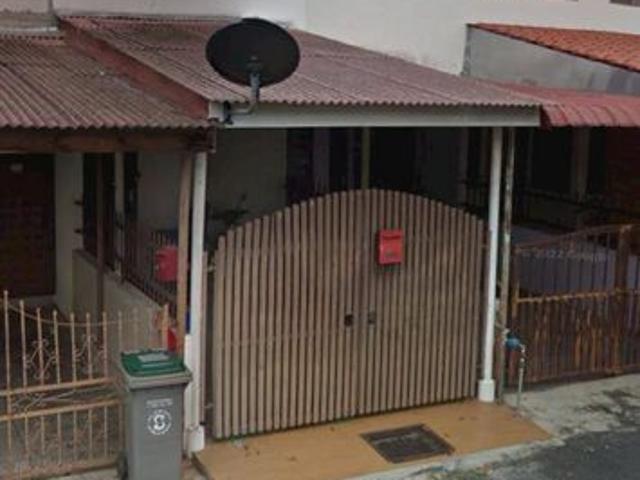 House for sale in Malaka