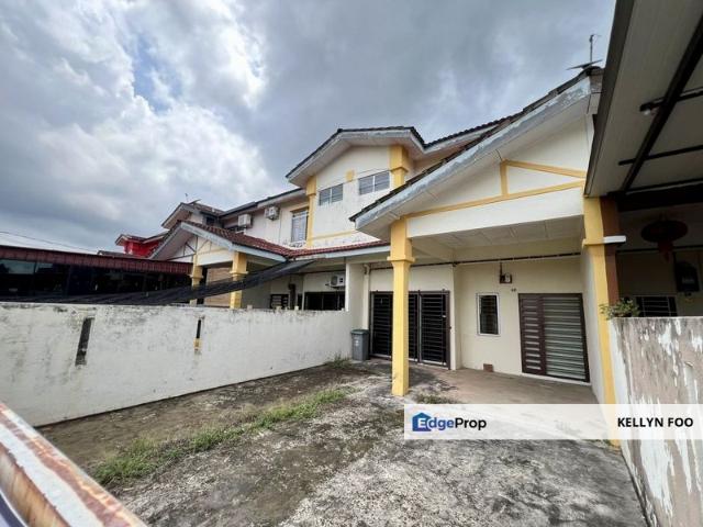 House for sale in Malaka