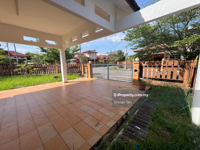 House for rent in Malaka
