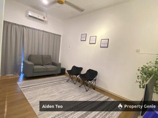 Terraced House for sale in Malaka