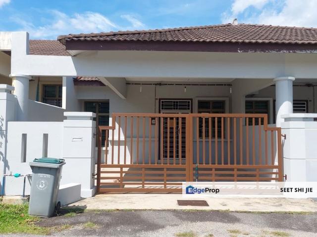 House for sale in Malaka