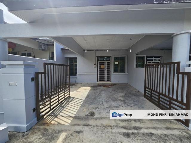 House for sale in Malaka