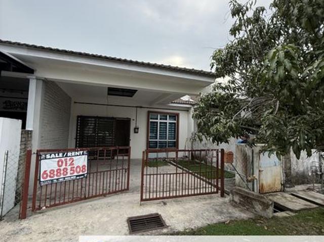 House for sale in Malaka