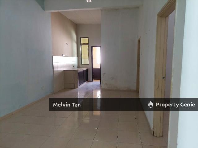 Terraced House for sale in Malaka