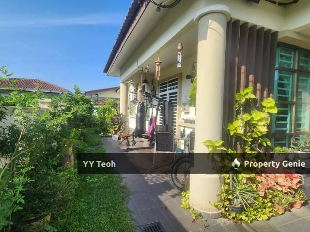 Residential House for sale in Malaka
