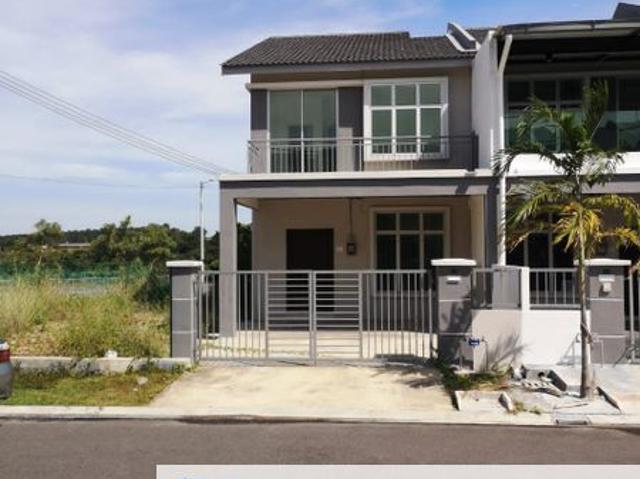 House for sale in Malaka