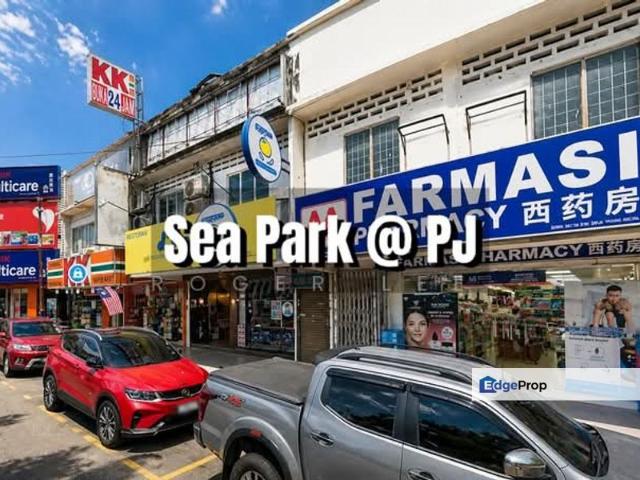 Shop for rent in Petaling Jaya, Petaling