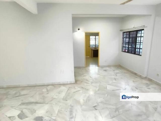 House for sale in Petaling, Damansara Damai