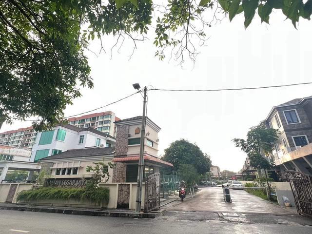 Townhouse for sale in Wellesley, Penang