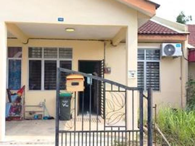 Terraced House for sale in Sik