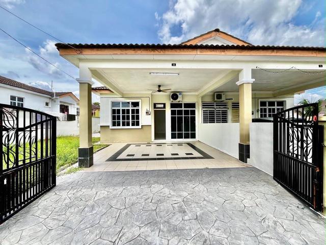 Residential House for sale in Sik Dalam, Kedah