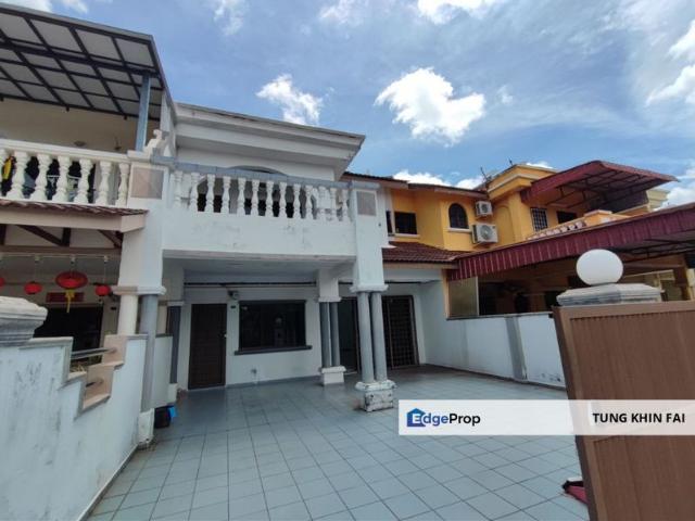 House for sale in Malaka