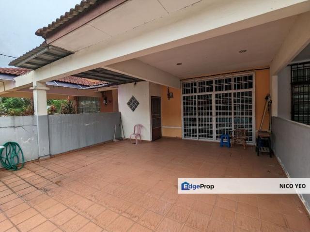 House for sale in Malaka