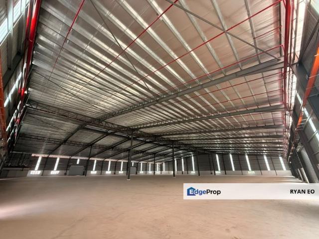 Warehouse for sale in Taman Desa Idaman, Seelong