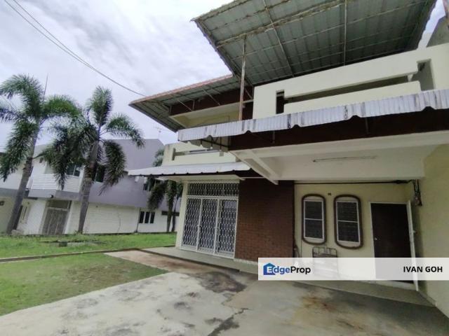 House for sale in Malaka