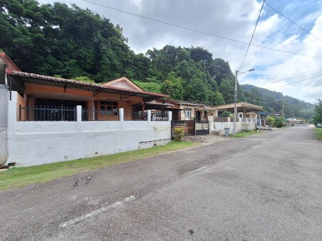 Residential House for sale in Batu Pahat, Johor