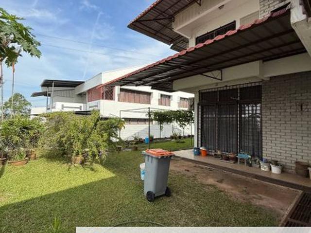 House for sale in Malaka