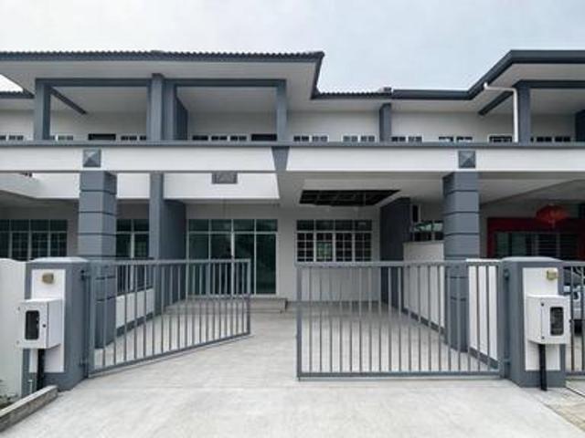 Terraced House for sale in Kuching, Bahagian Kuching