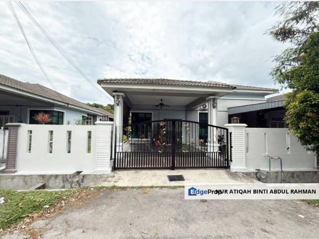 House for sale in Malaka