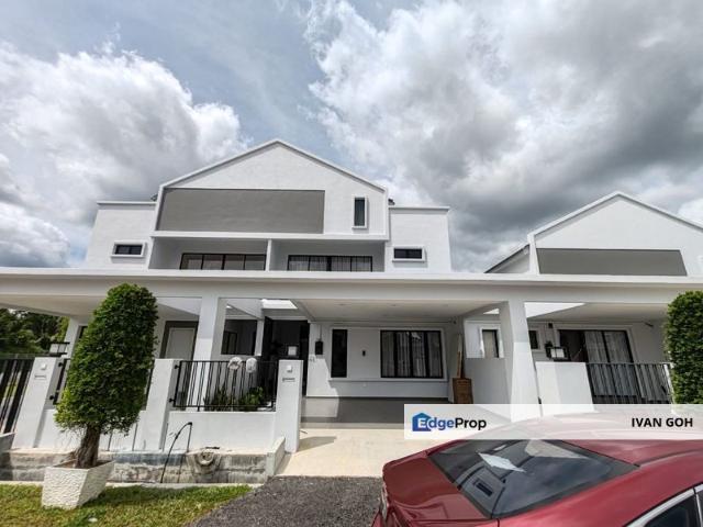 House for sale in Malaka