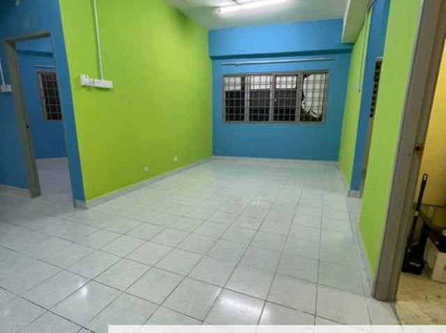 Flat for sale in Petaling, Subang Jaya