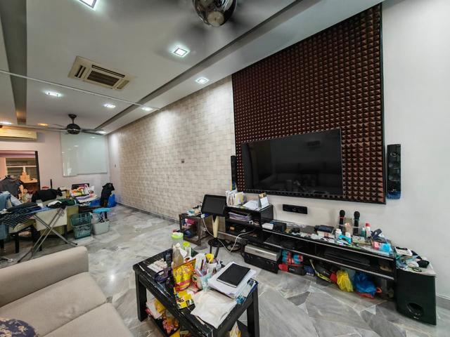 Terraced House for sale in Seri Kembangan, Majlis Bandaraya Subang Jaya