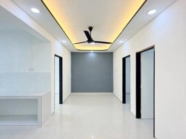 Flat for sale in Pontian