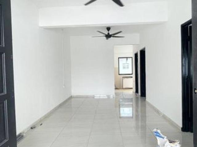 House for sale in Malaka
