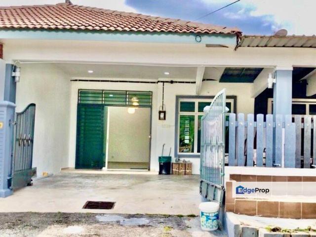 House for sale in Malaka