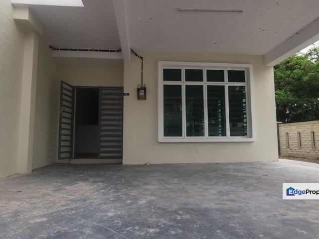 House for sale in Malaka