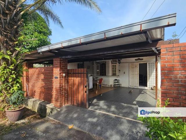 House for sale in Malaka
