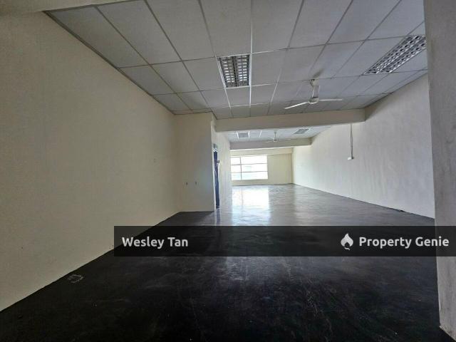 Shop for rent in Malaka