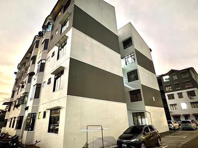 Flat for sale in Pekan Nanas, Johor