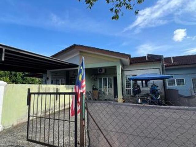 Terraced House for sale in Malaka