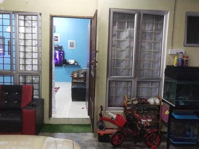 Terraced House for sale in Malaka