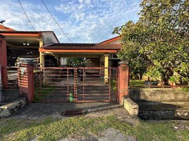 Residential House for sale in Malaka